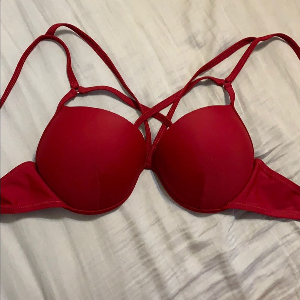 NWT bikini top size XL. in perfect condition